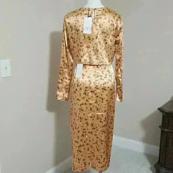 ZARA Flower Print Skirt and Cropped Top Set - Picture 7 of 16